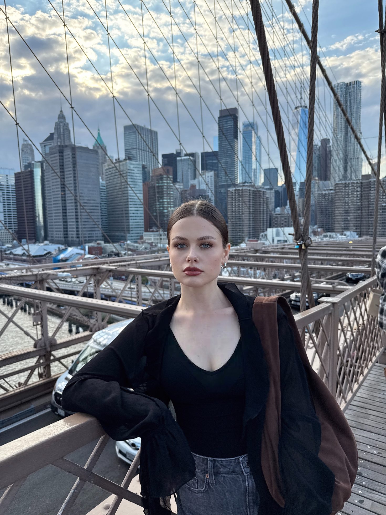 Ola Dudziak na moście Brooklyn Bridge
